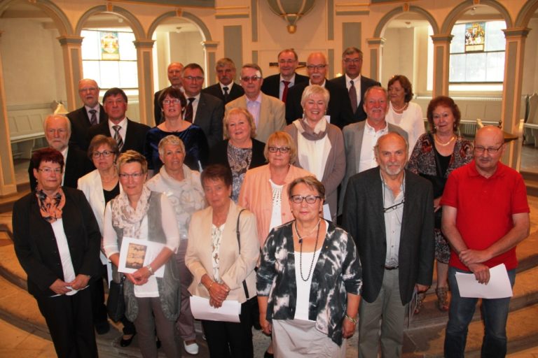 Bilder zur Goldenen Konfirmation: Ein Fest der Erinnerungen und Dankbarkeit